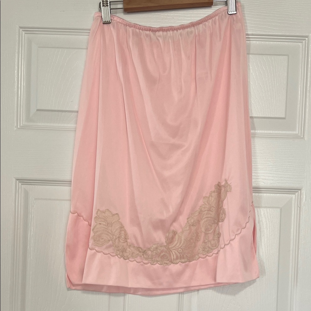 Vintage Elegant Pink Lace Trim Slip